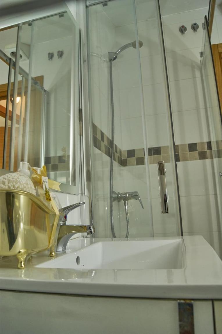 Hostal Restaurante La Nina Палос-де-ла-Фронтера Экстерьер фото